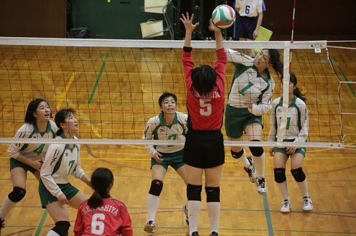 kn180508_1571(2)女子バレー.jpg